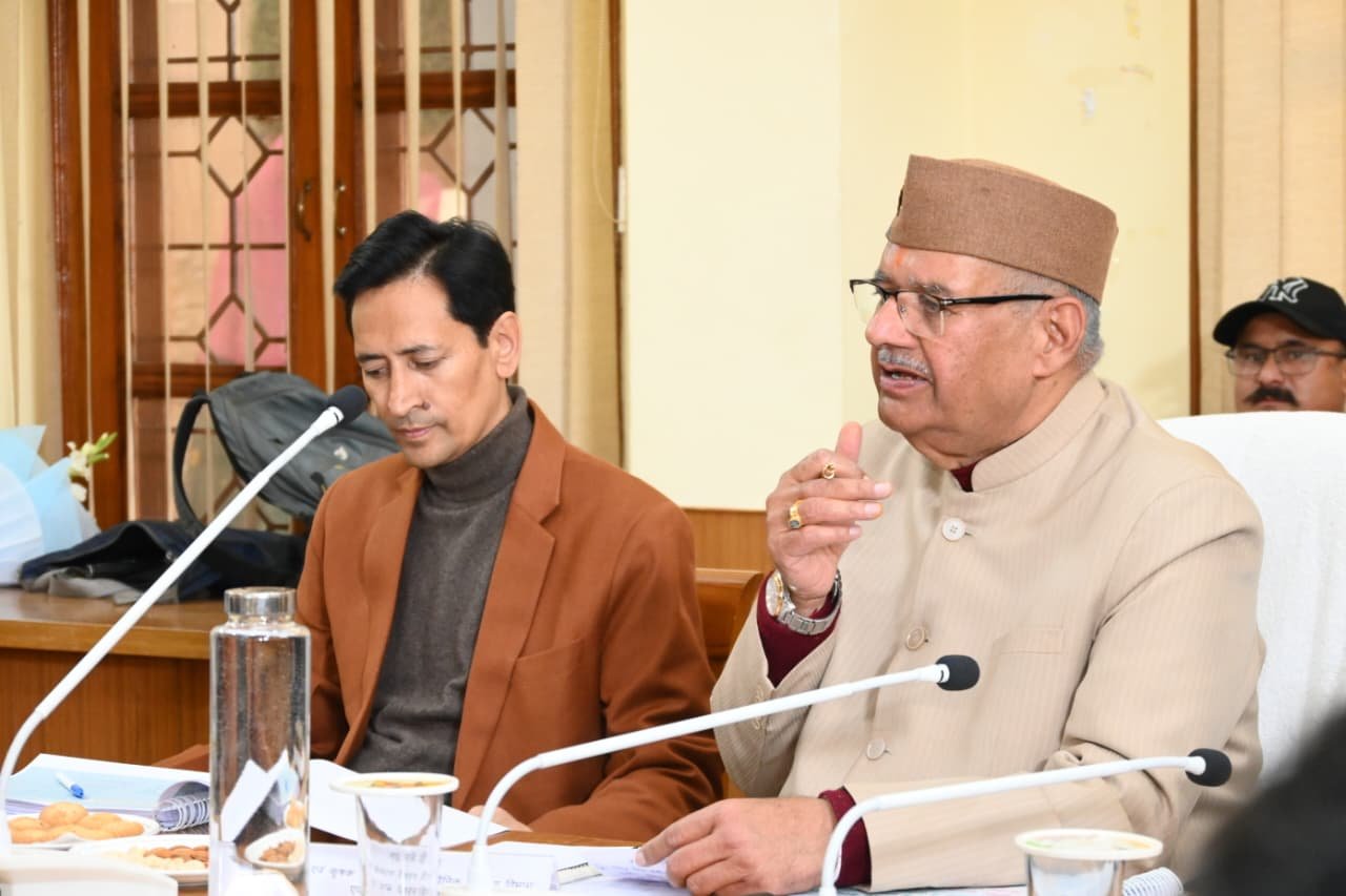 मंत्री जोशी ने कहा कि जनपद के विकास के लिए योजनाओं का प्रभावी क्रियान्वयन और उनका लाभ सही व्यक्ति तक पहुँचना हमारी सर्वोच्च प्राथमिकता है